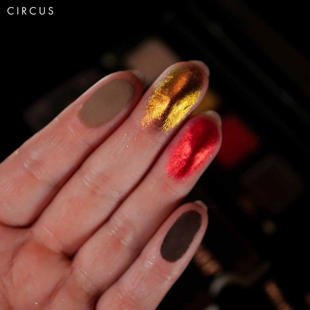 Circus Keychain Eyeshadow Palette ( Lion)