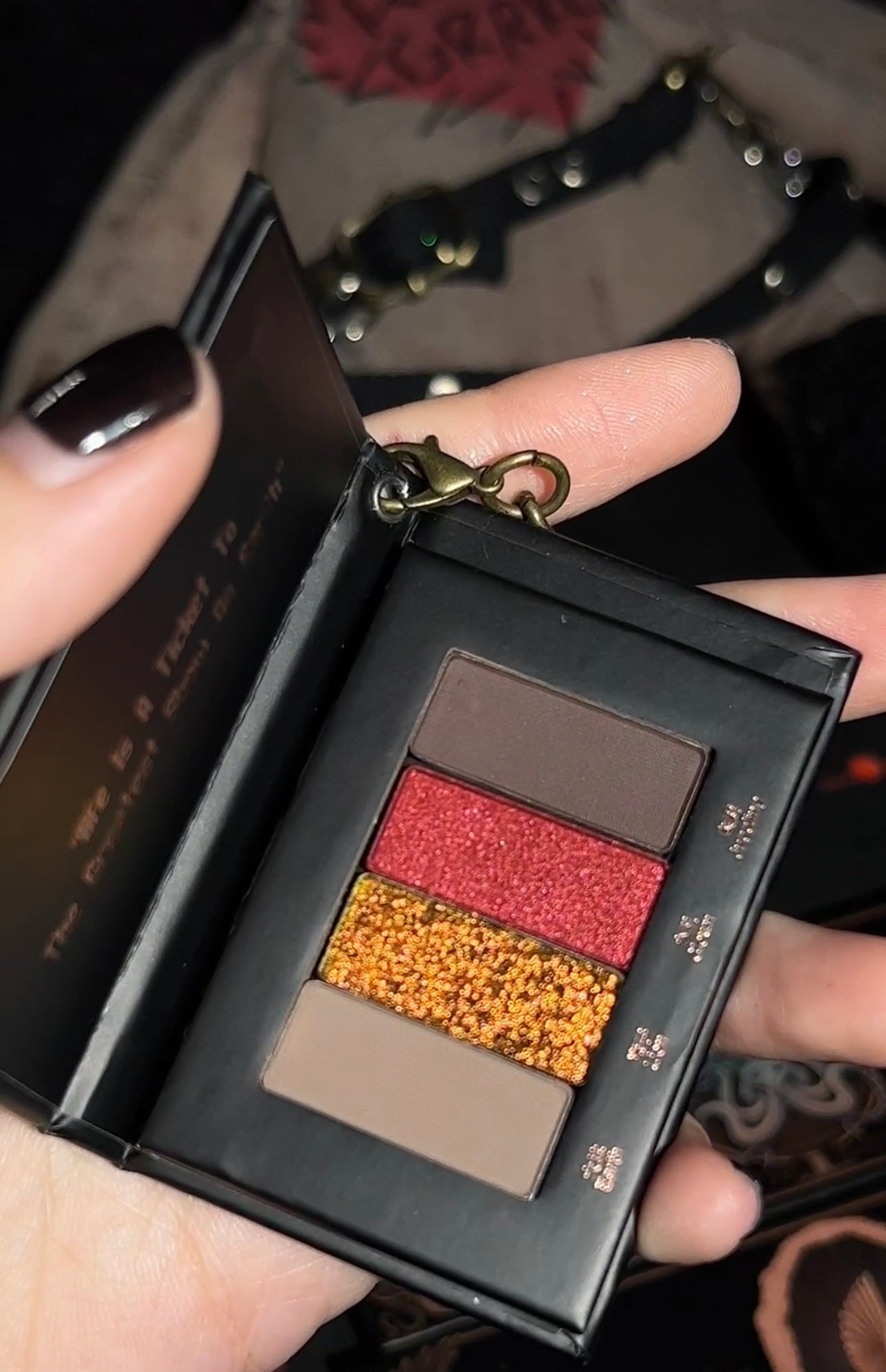 Circus Keychain Eyeshadow Palette ( Lion)