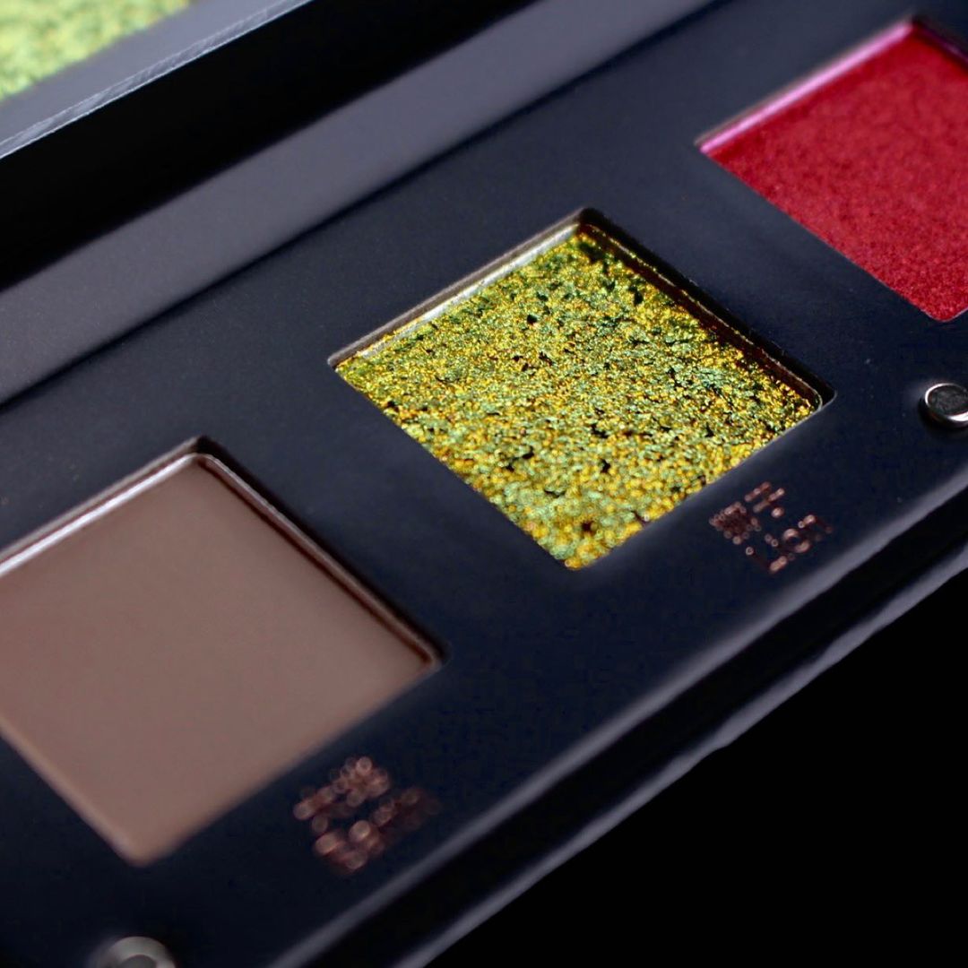 Circus Keychain Eyeshadow Palette ( Lion)