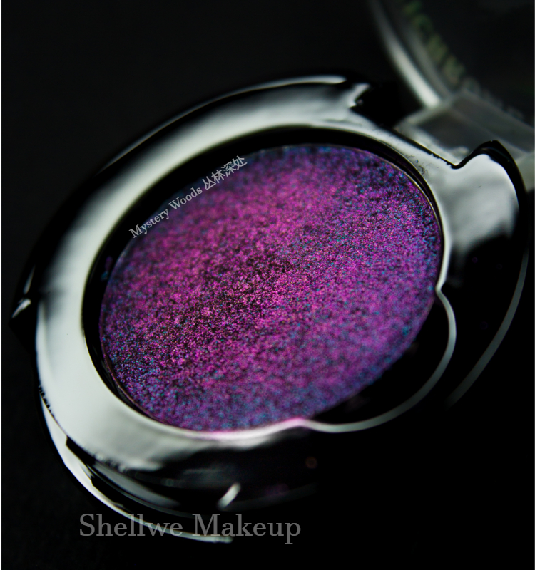 Pigmented Pressed Multichrome Chameleon Eyeshadow