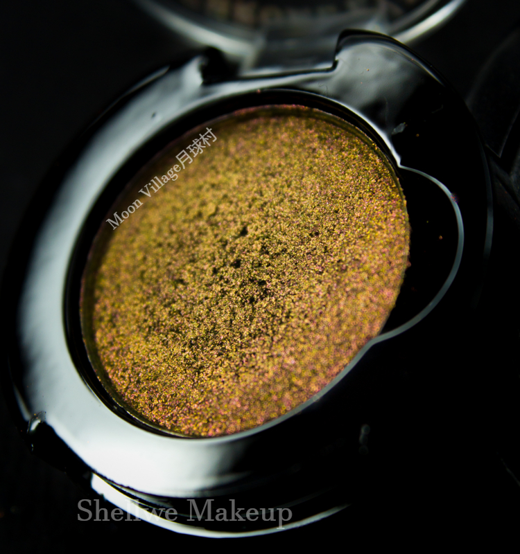 Pigmented Pressed Multichrome Chameleon Eyeshadow